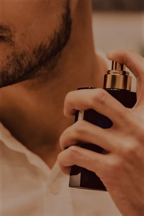 Colonias y Perfumes Baratos para Hombre: Fragancias Que Elevan Tu Presencia Sin Vaciar Tu Bolsillo