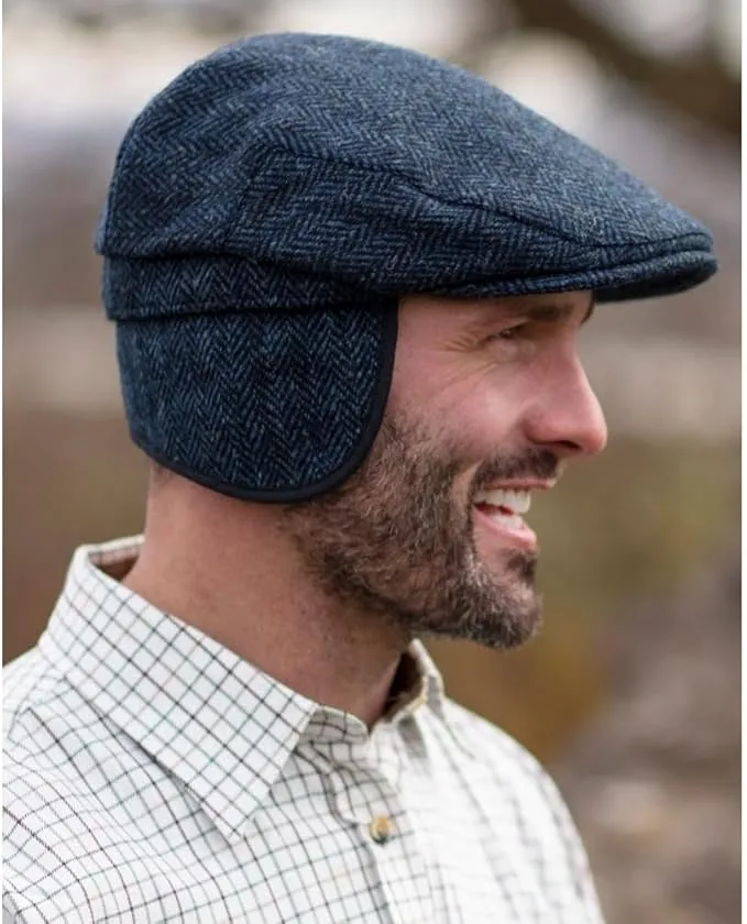 gorro con orejera plegable disponible en Amazon.